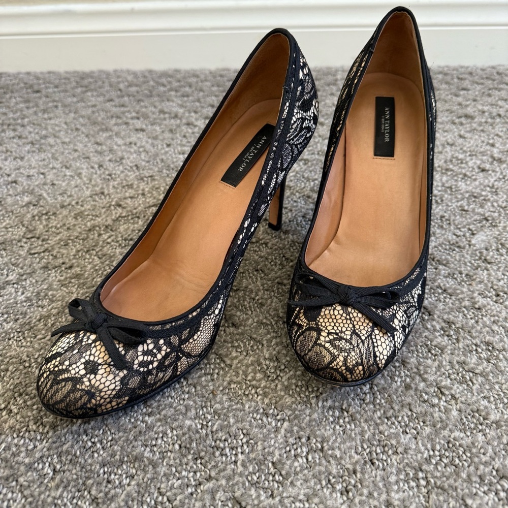 Ann Taylor Black and Cream Lace Heels